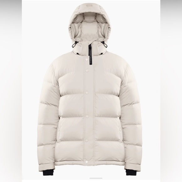 Aritzia Super Puff - Picture 7 of 8